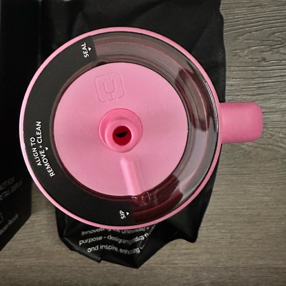 Brumate Pink Checkered Era 30oz (Limited Edition) w/Magnetic Straw Cover - Picture 3 of 8